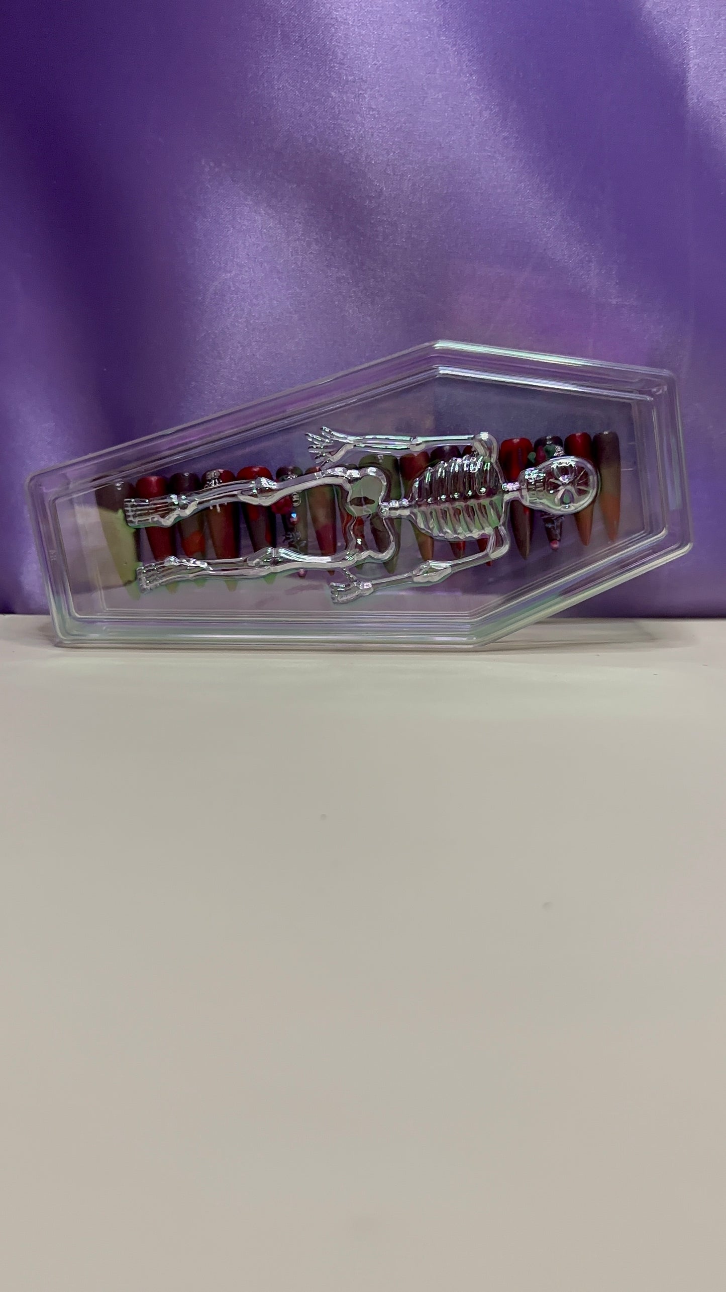 ‘Vampire Kiss’ Sculpted Tips 16pcs